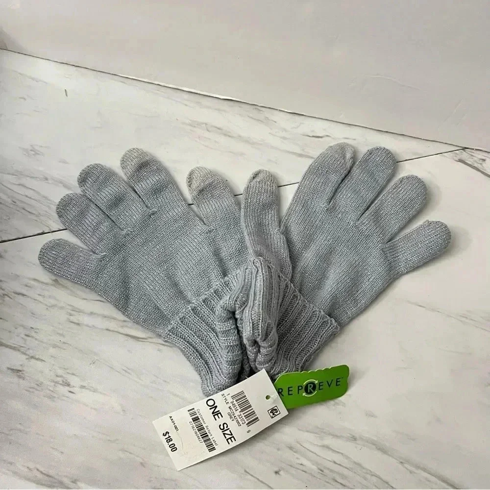 Style & Co Gloves Kitted Gray Grey With Silver Tone Treads Tech Tip One Size O/S